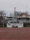 war monument 1.jpg (37781 bytes)